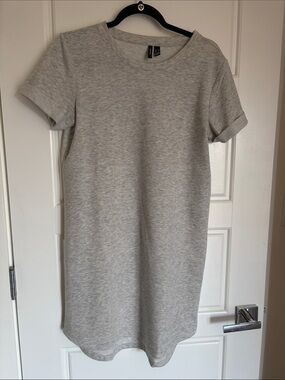 Vero Moda Light Heather Gray Short Sleeve T-Shirt Dress